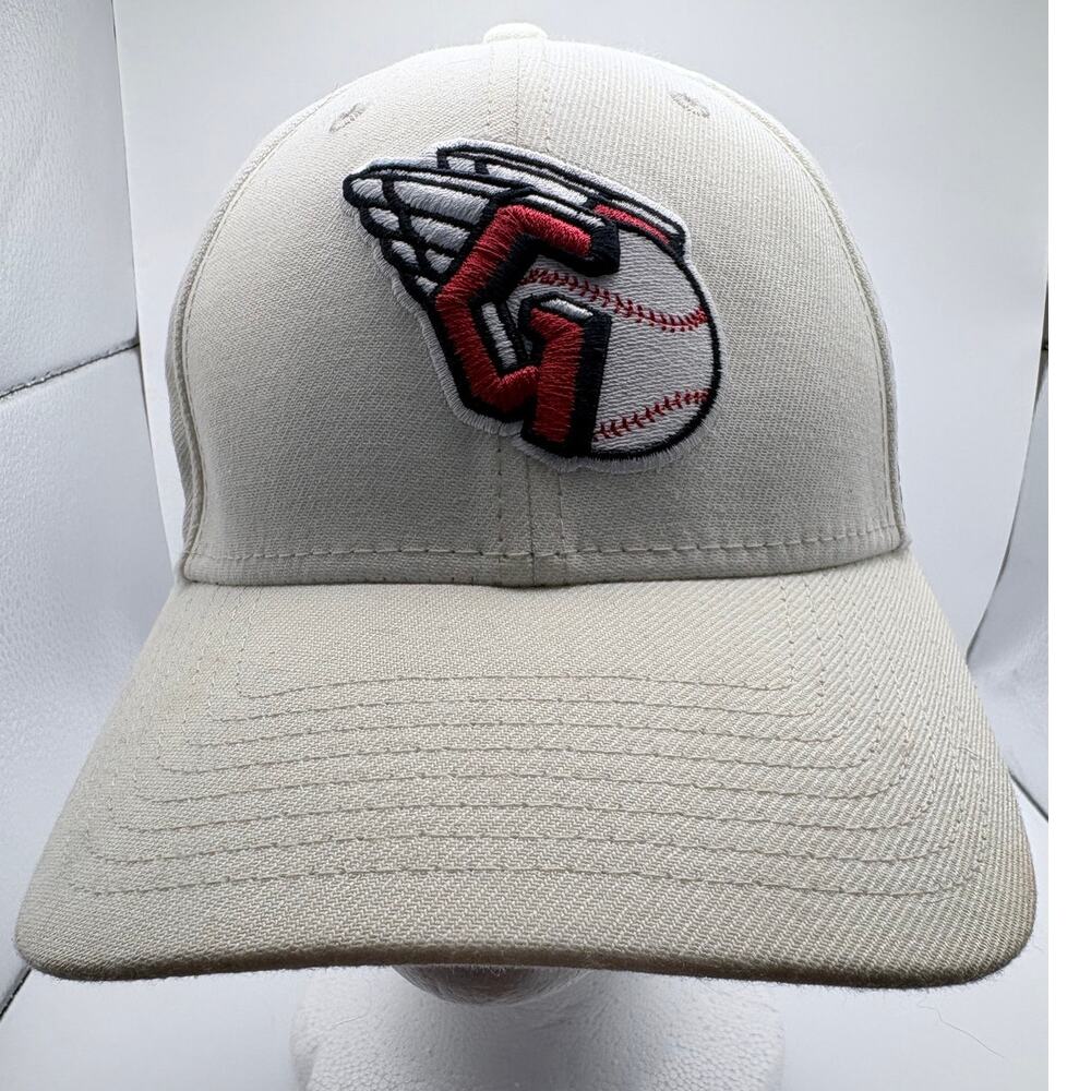 New Era Size Large Cleveland Gaurdians Hat in White